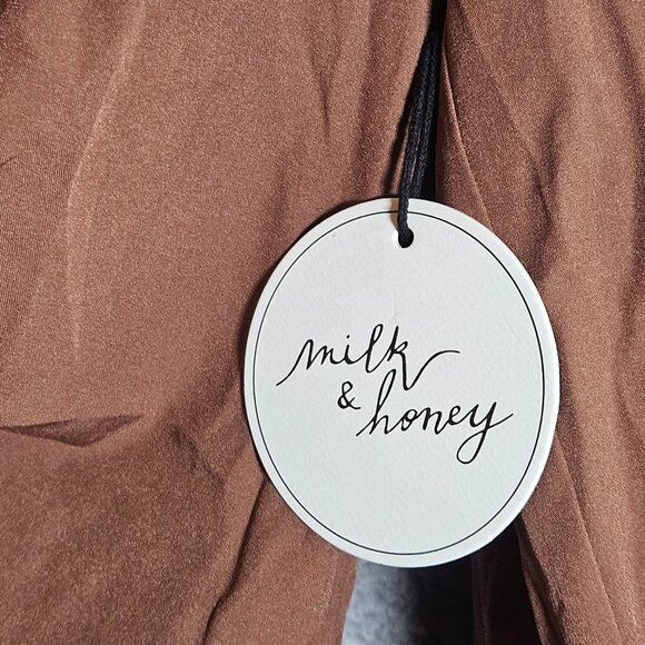 Milk & Honey Ruched Front Long Sleeve Blouse Button Cuffs XL Brown Polyester - Picture 11 of 12